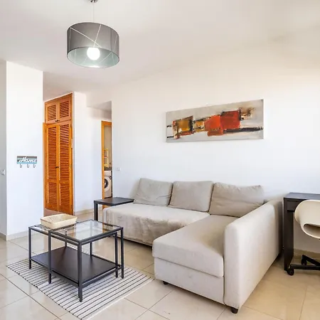 Club Paraiso Near Hard Rock By Interhome * 아데제