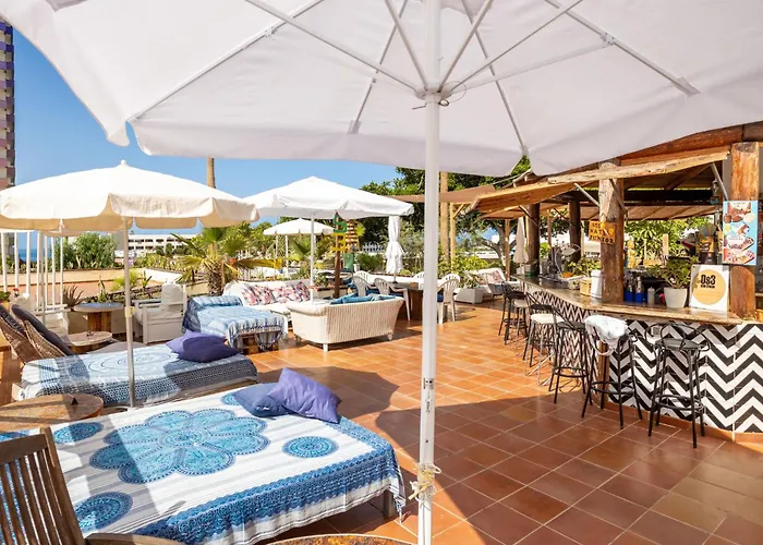 Club Paraiso Near Hard Rock By Interhome 아데제